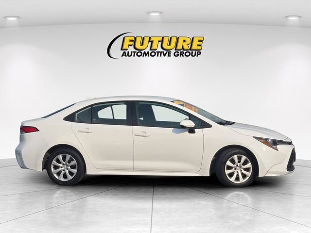Certified 2025 Toyota Corolla LE FWD image 4