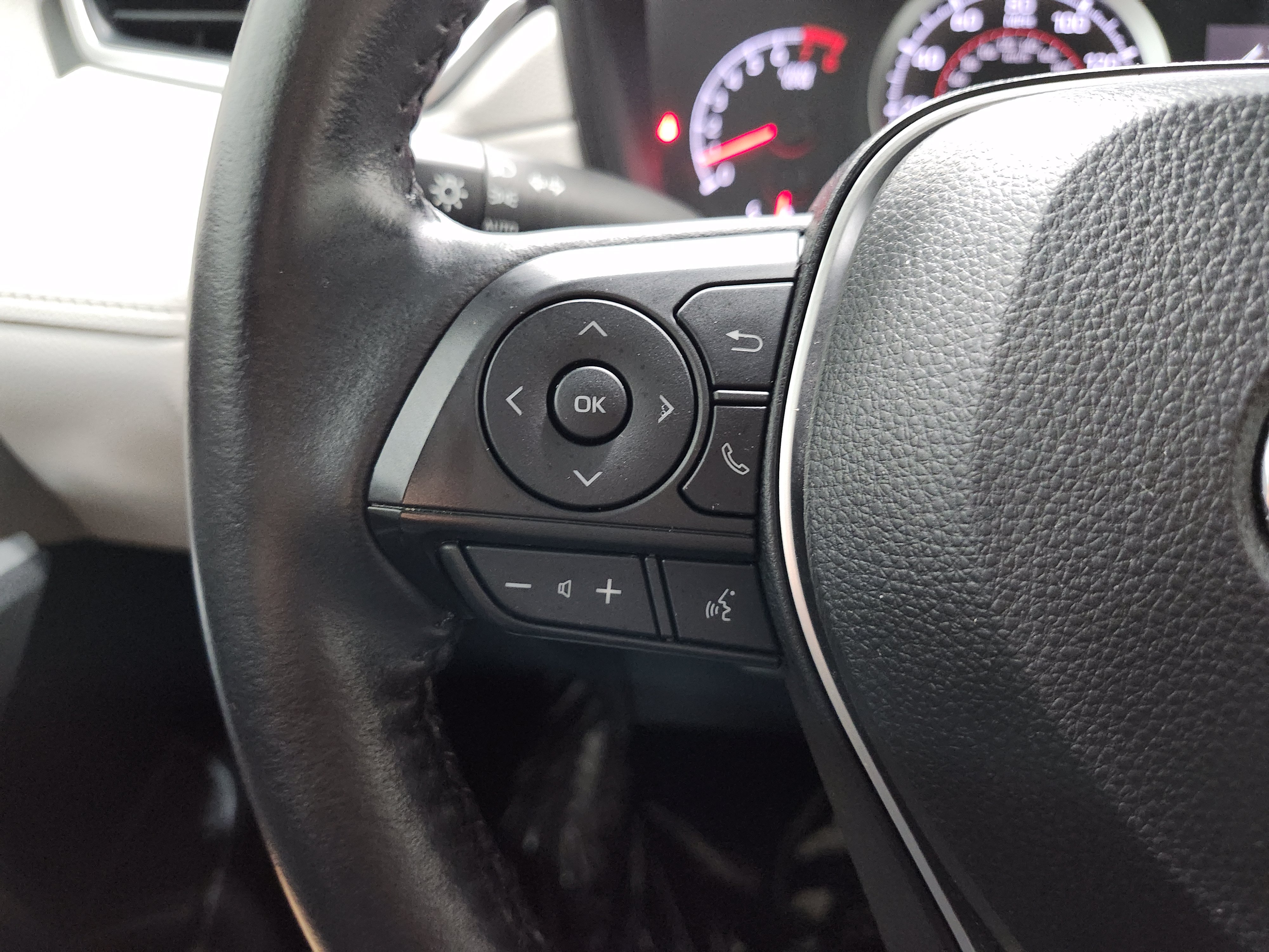 Used 2022 Toyota Corolla Cross LE FWD image 31