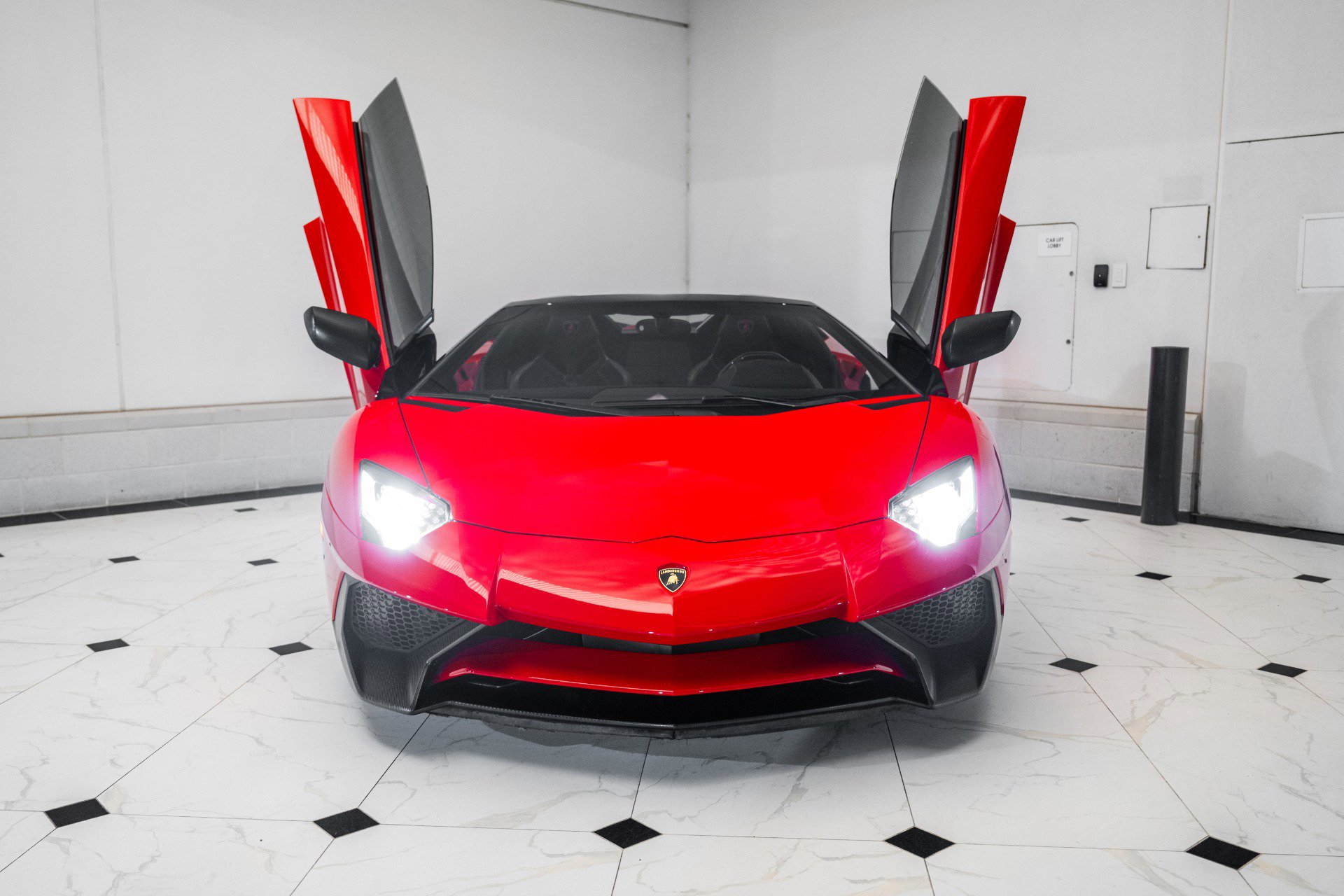 Used 2016 Lamborghini Aventador LP 750-4 Superveloce image 3