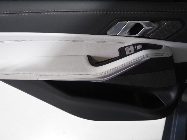 Used 2024 BMW X7 xDrive40i image 73