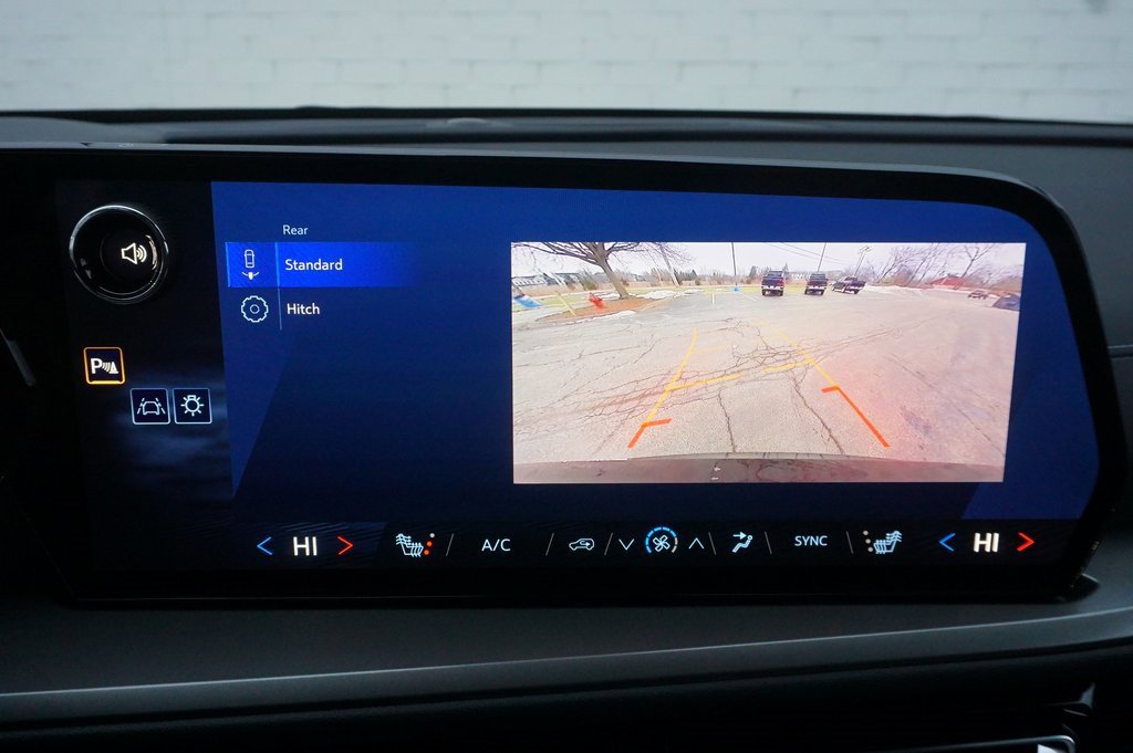 Used 2025 Chevrolet Traverse LT w/ LPO, Floor Liner Package image 19