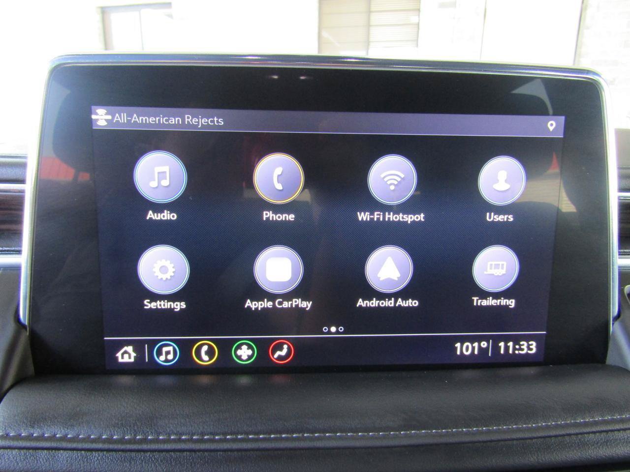 Used 2021 Chevrolet Suburban LT w/ Luxury Package RWD image 19
