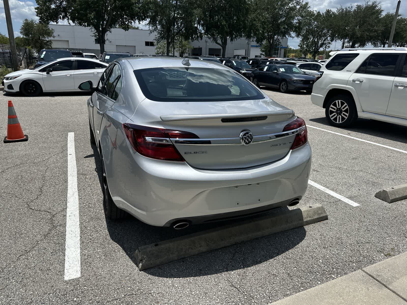 Used 2017 Buick Regal Sport Touring FWD image 6