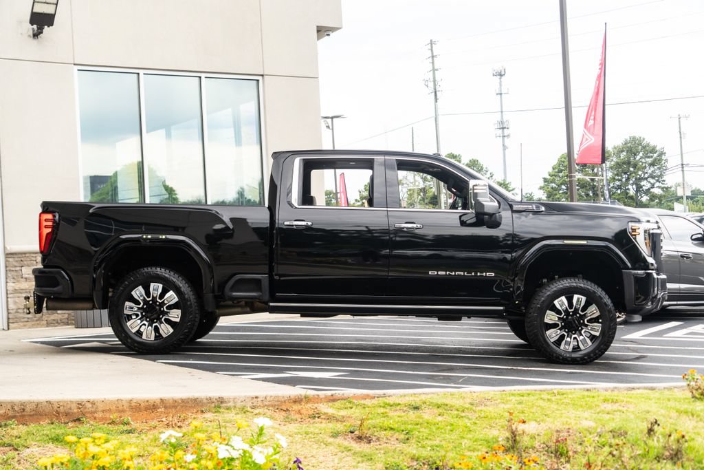 Used 2024 GMC Sierra 3500 Denali Ultimate AWD/4WD image 8
