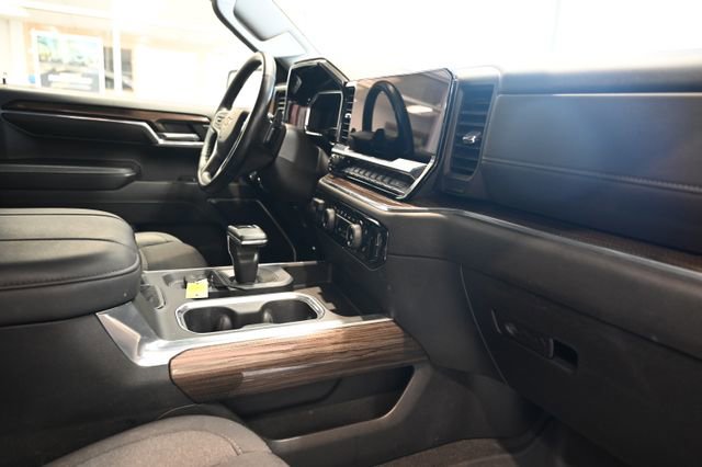 Used 2024 Chevrolet Silverado 1500 LT AWD/4WD image 14