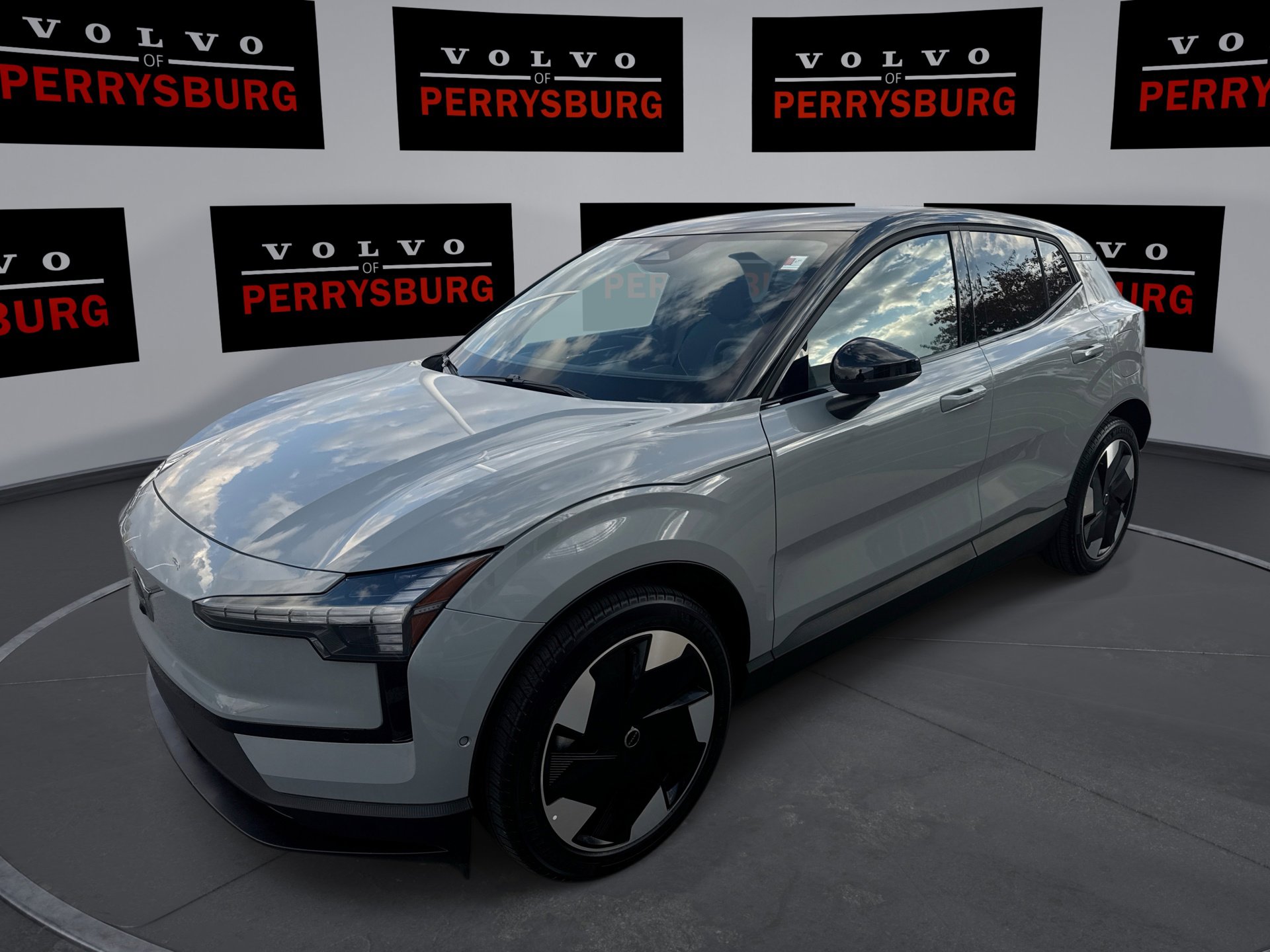 Used 2025 Volvo EX30 Ultra w/ Climate Package