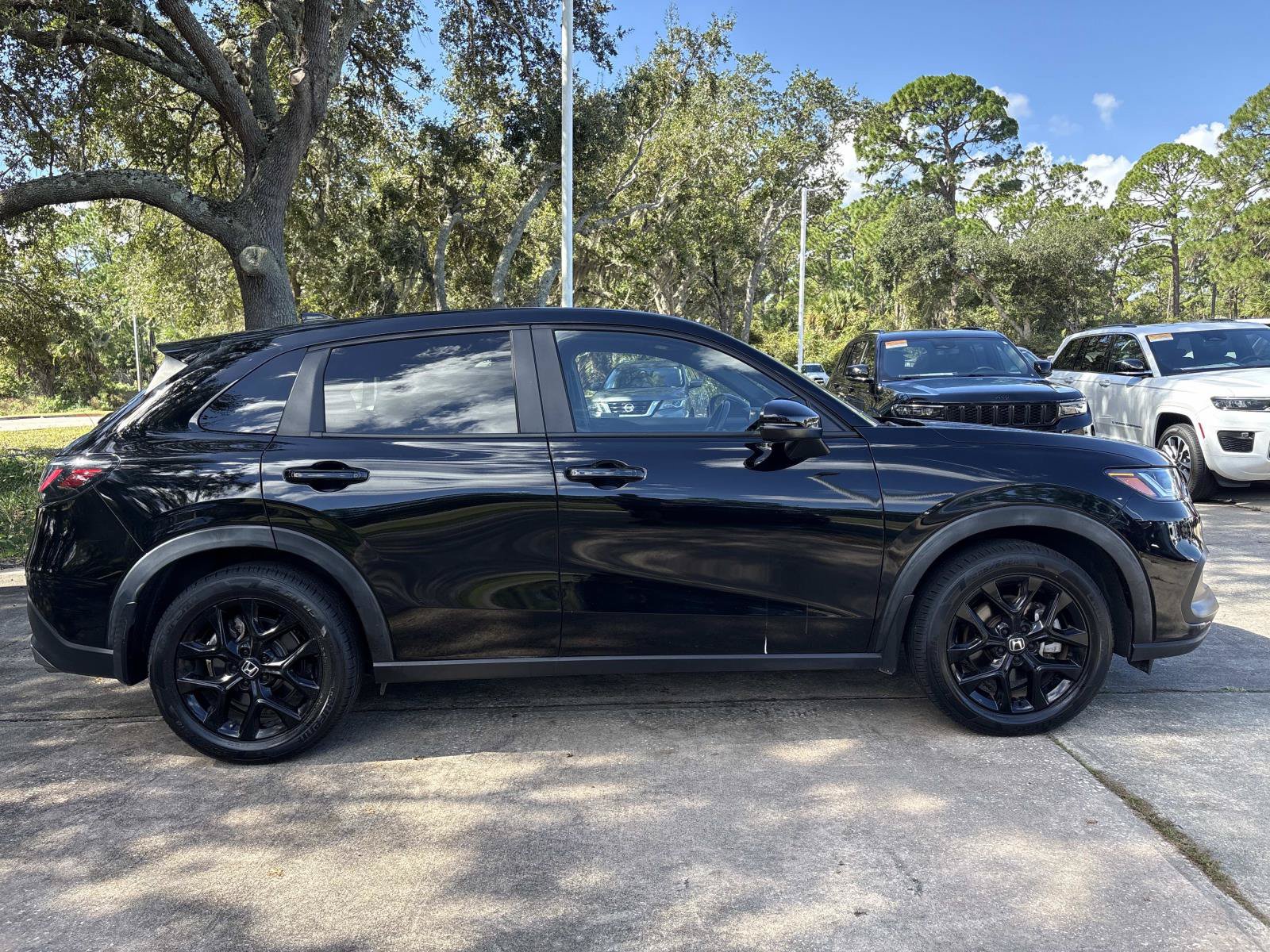 Used 2024 Honda HR-V Sport image 2