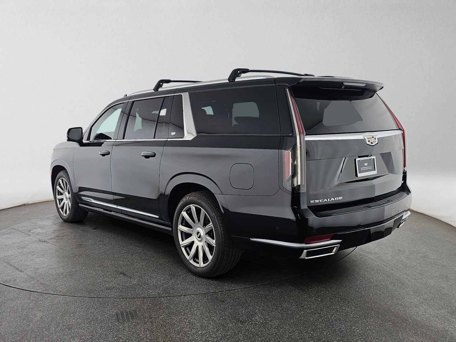 Used 2024 Cadillac Escalade ESV Premium Luxury Platinum AWD/4WD image 5