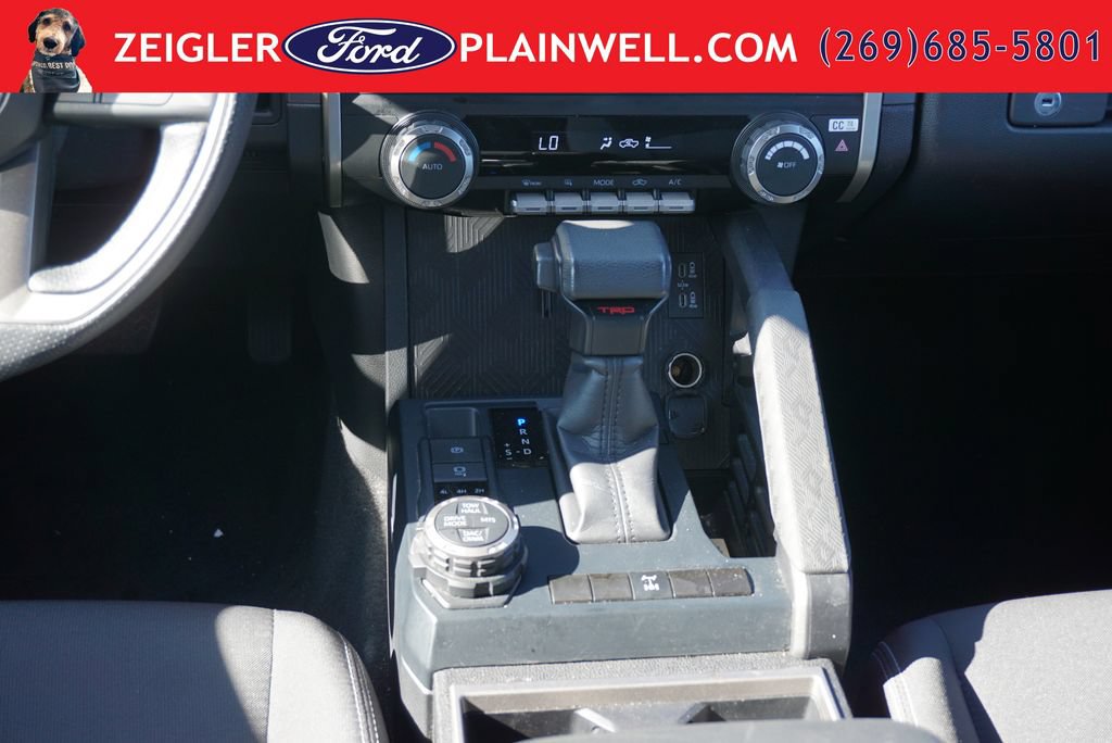 Used 2025 Toyota Tacoma TRD Off-Road AWD/4WD image 15