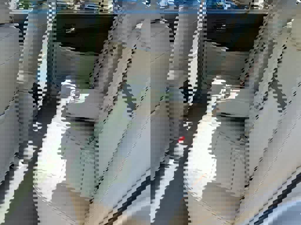 Used 2013 Toyota Camry XLE w/ Leather Pkg image 9