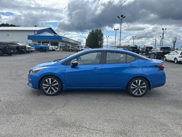 Used 2021 Nissan Versa SR FWD image 2