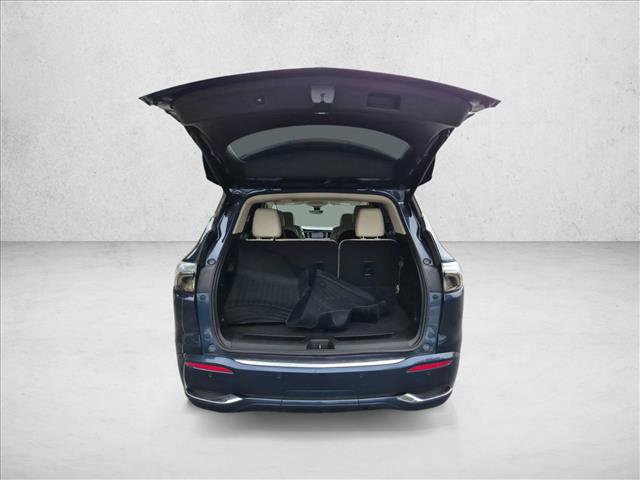 Used 2022 Buick Enclave Avenir w/ Avenir Technology Package FWD image 6