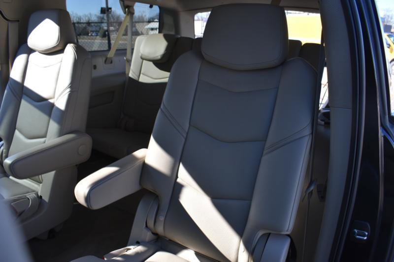 Used 2019 Cadillac Escalade ESV Luxury image 35