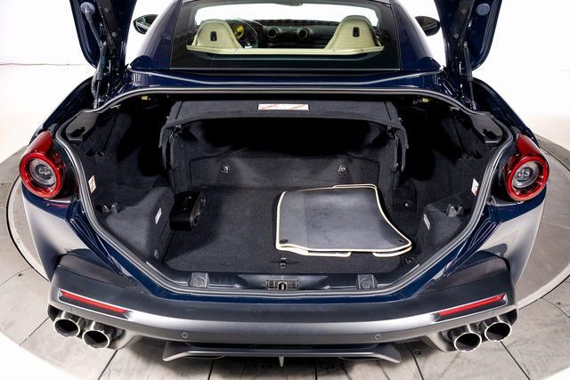 Certified 2019 Ferrari Portofino image 9