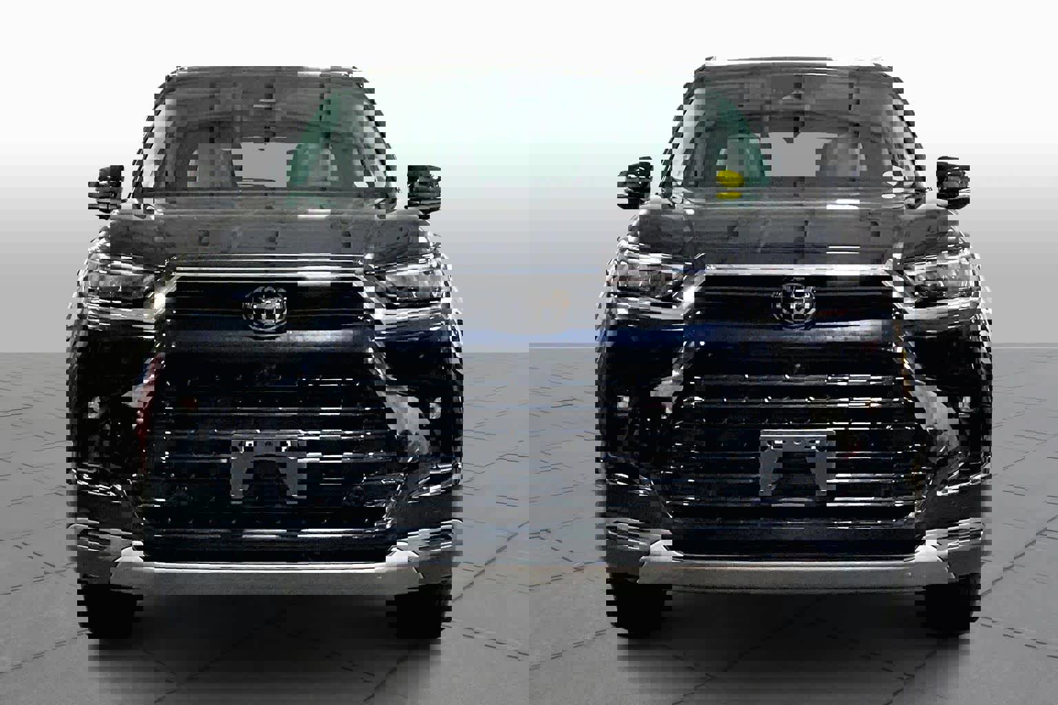 Used 2024 Toyota Grand Highlander Platinum image 3