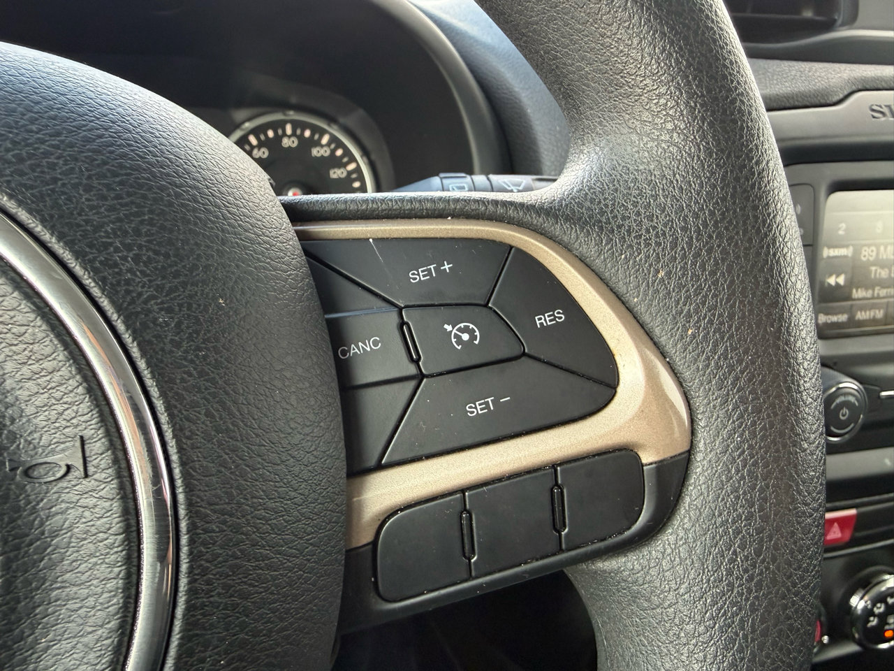 Used 2017 Jeep Renegade Sport w/ Power & Air Group image 23