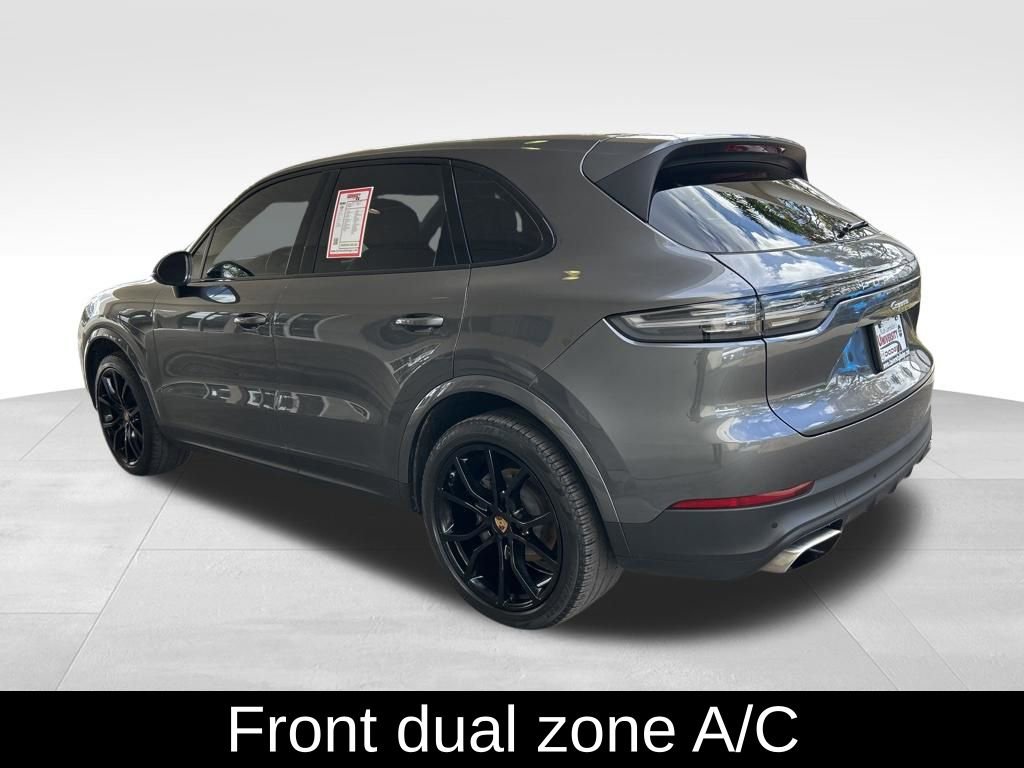 Used 2022 Porsche Cayenne w/ Premium Package Plus image 4