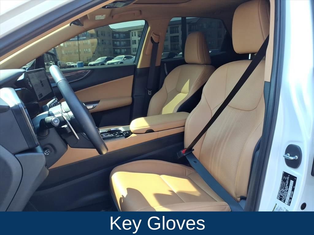 Used 2025 Lexus NX 350h AWD w/ Accessory Package (Z2) image 19
