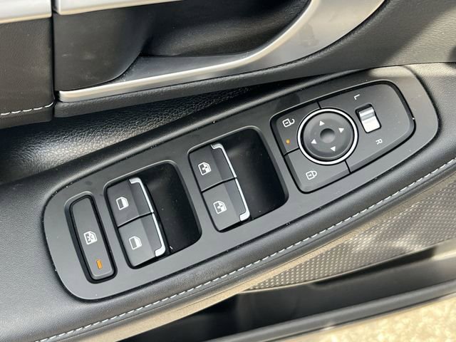 Used 2025 Hyundai Sonata Limited image 28