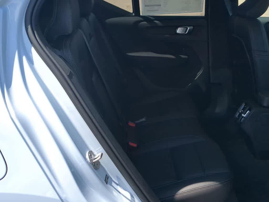 New 2026 Volvo XC40 B5 Plus w/ Protection Package Premier AWD/4WD image 19