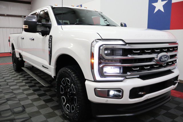 Used 2024 Ford F350 Platinum w/ FX4 Off-Road Package AWD/4WD image 29