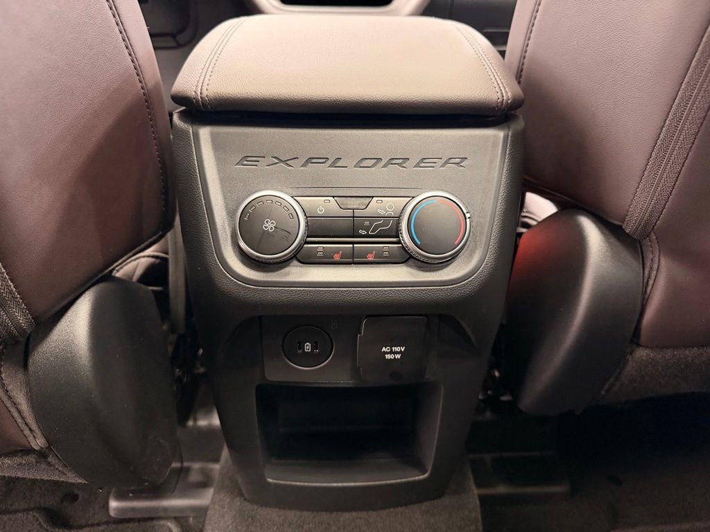 Used 2025 Ford Explorer Platinum AWD/4WD image 24