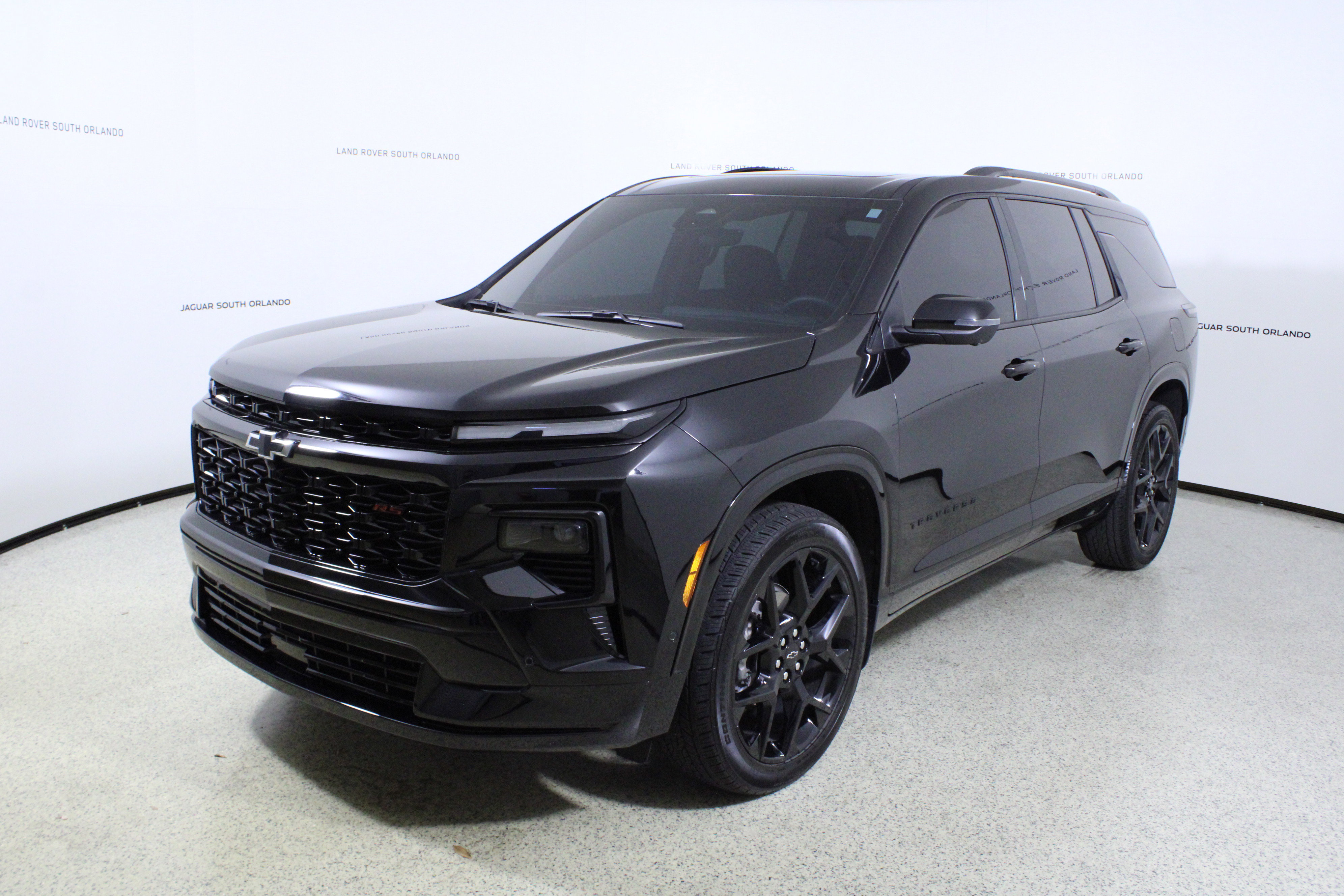 Used 2025 Chevrolet Traverse RS w/ LPO, Floor Liner Package image 4