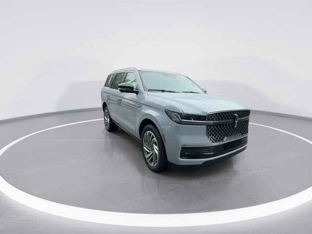 New 2027 Lincoln Navigator Reserve AWD/4WD image 2