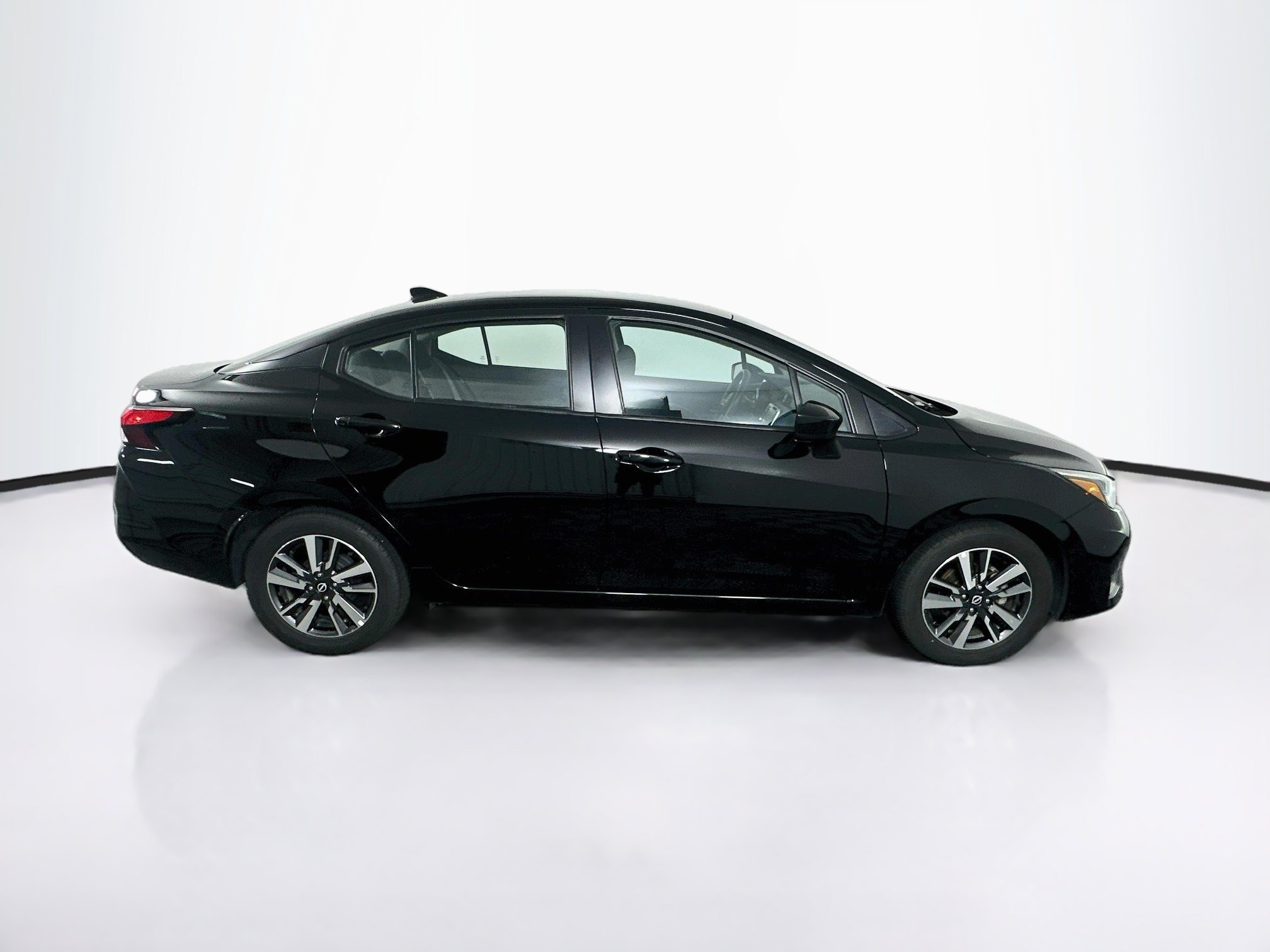 Used 2025 Nissan Versa SV FWD image 10