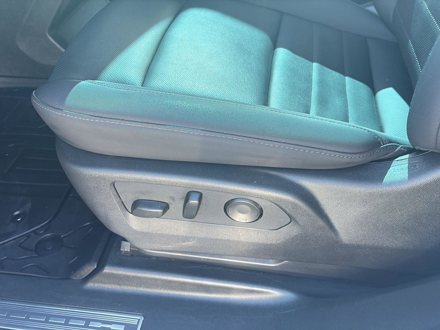 Used 2025 GMC Hummer EV 3X w/ LPO, Dark Essentials Package image 11