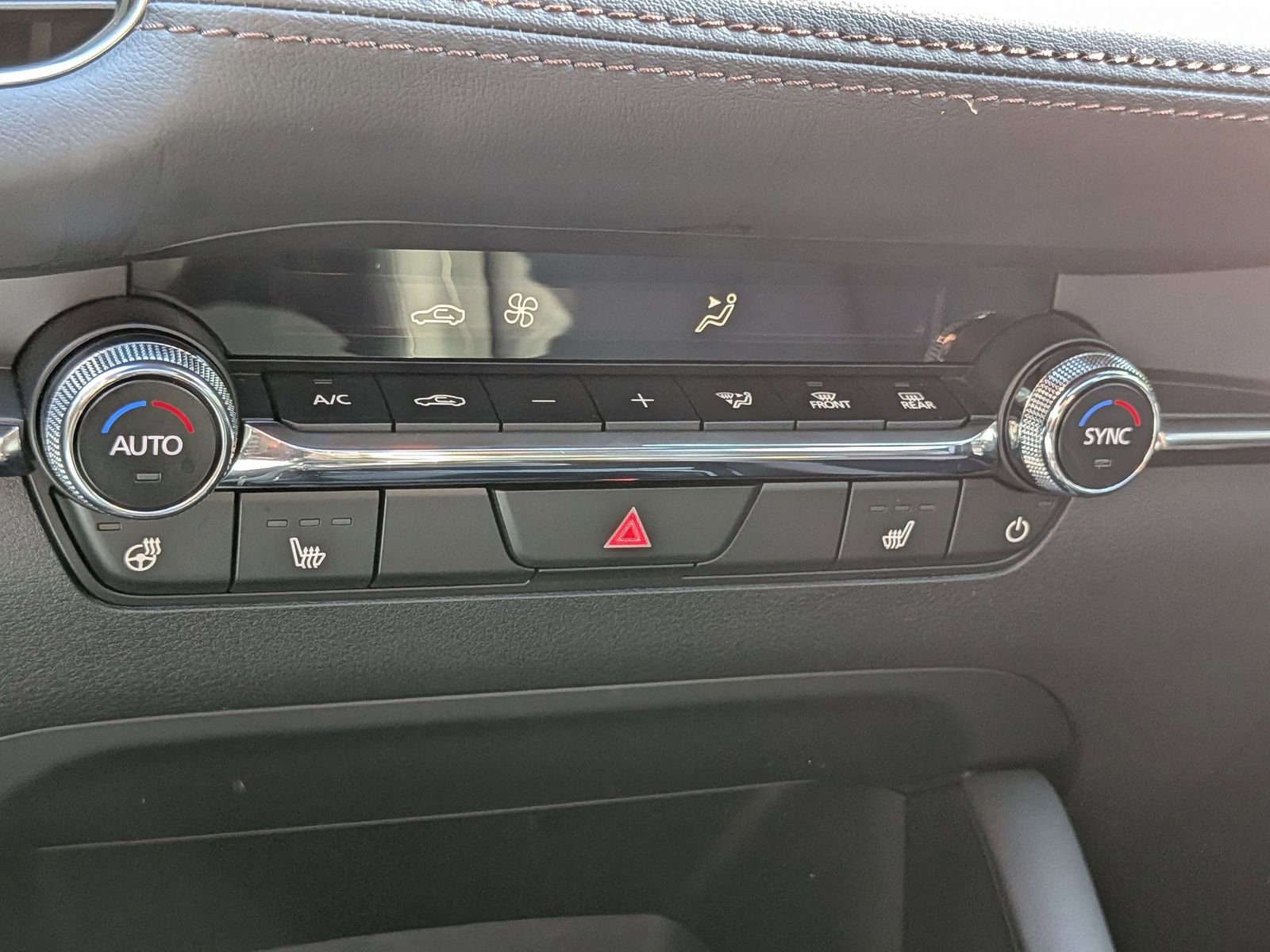 Used 2024 MAZDA MAZDA3 Hatchback w/ Appearance Package image 24