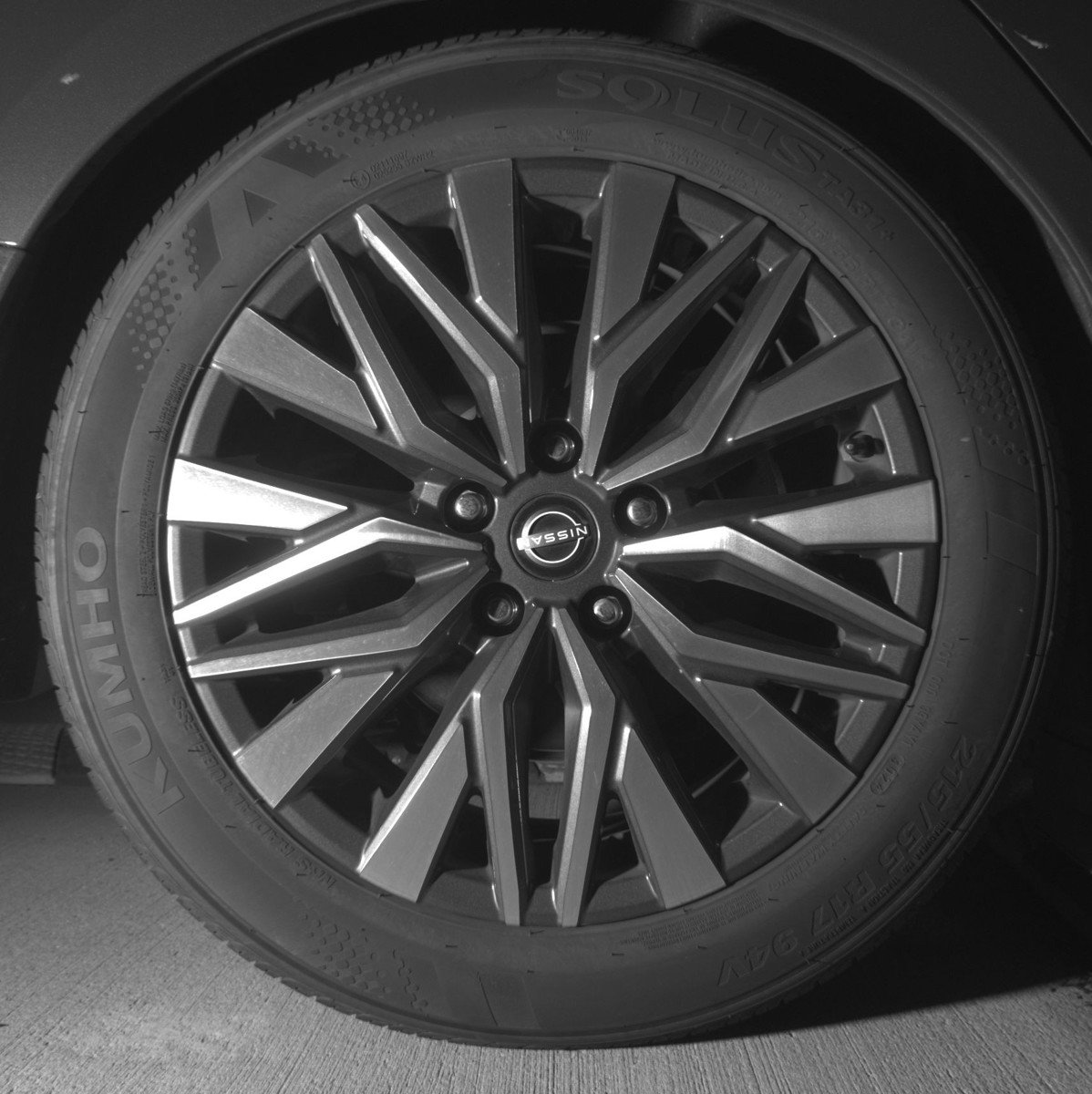 Used 2025 Nissan Altima 2.5 SV image 15