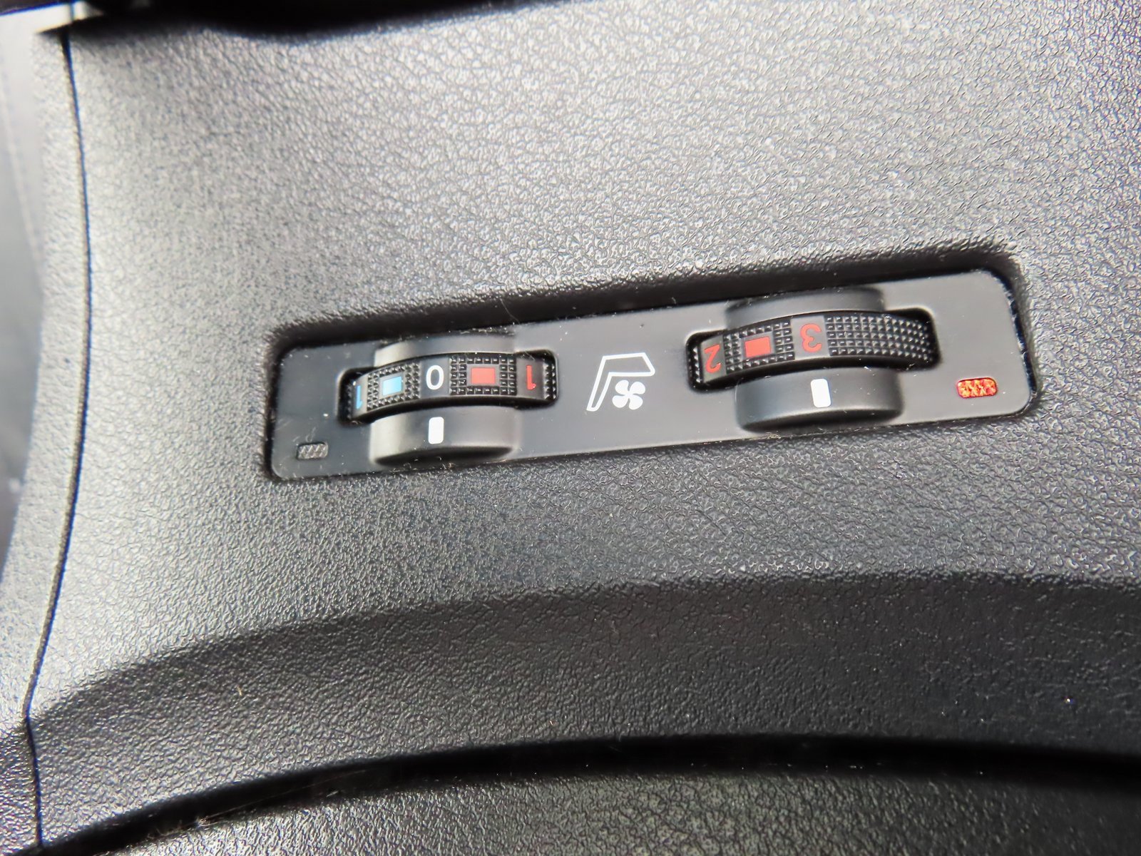 Used 2011 Lexus ES 350 image 29