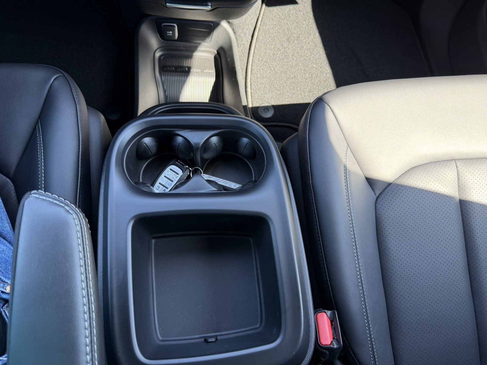 New 2026 Chrysler Voyager LX FWD image 25