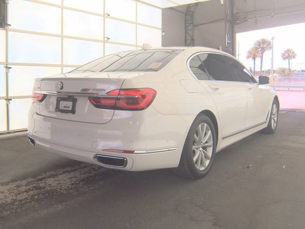 Used 2018 BMW 750i xDrive AWD/4WD image 2