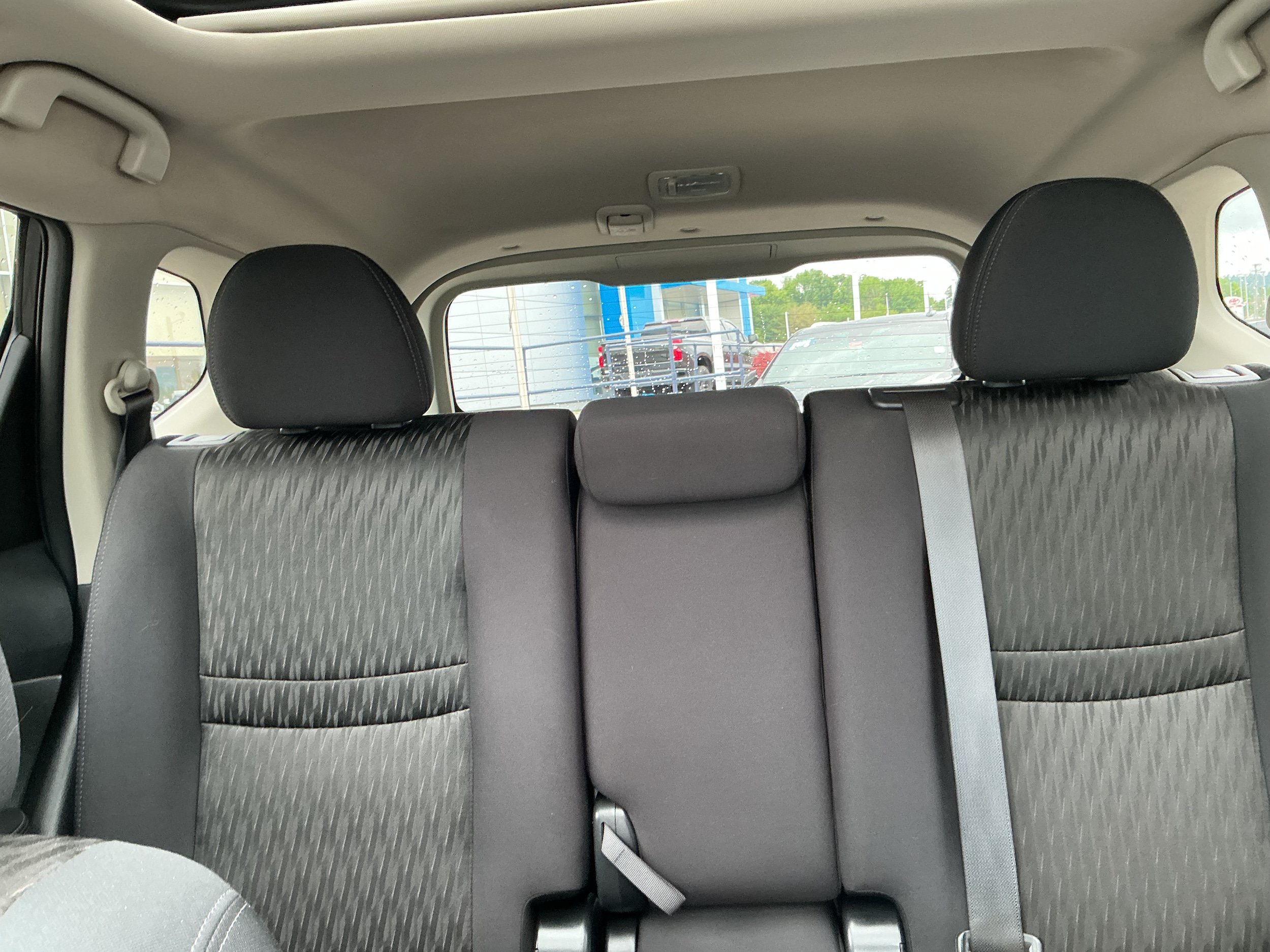 Used 2017 Nissan Rogue SV w/ Sun & Sound Touring Package AWD/4WD image 9