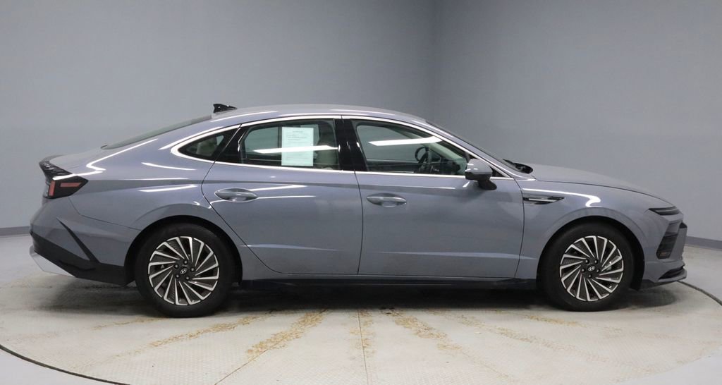 Certified 2025 Hyundai Sonata SEL image 12