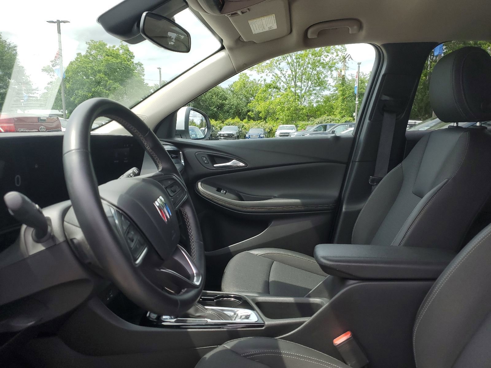 Used 2025 Buick Encore GX Preferred FWD image 8
