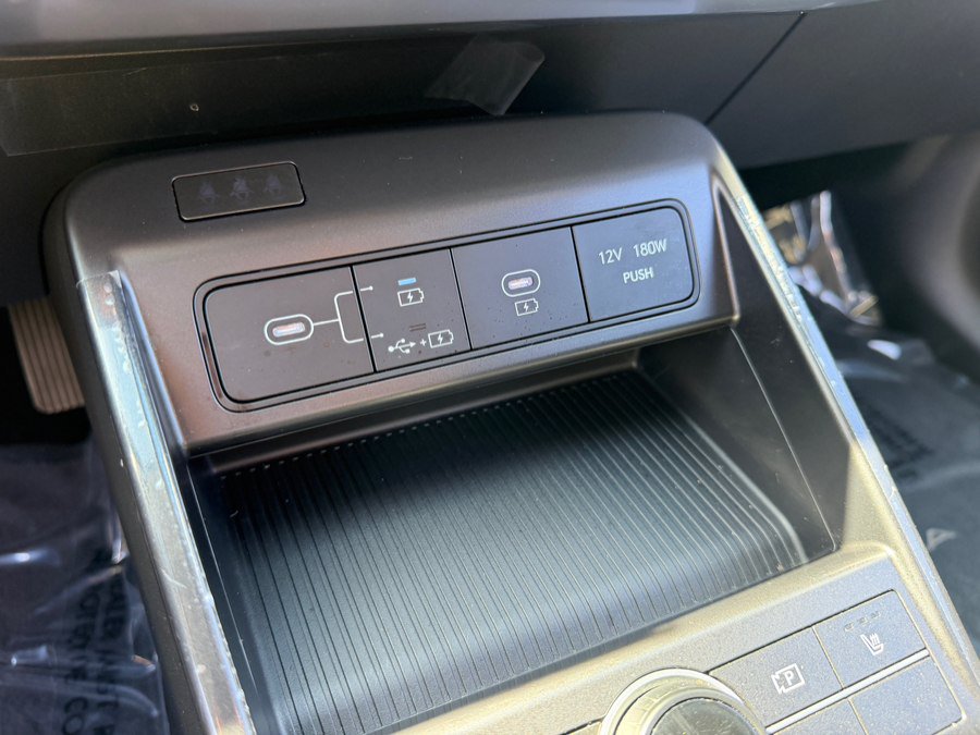 Used 2024 Hyundai Kona SEL FWD image 24