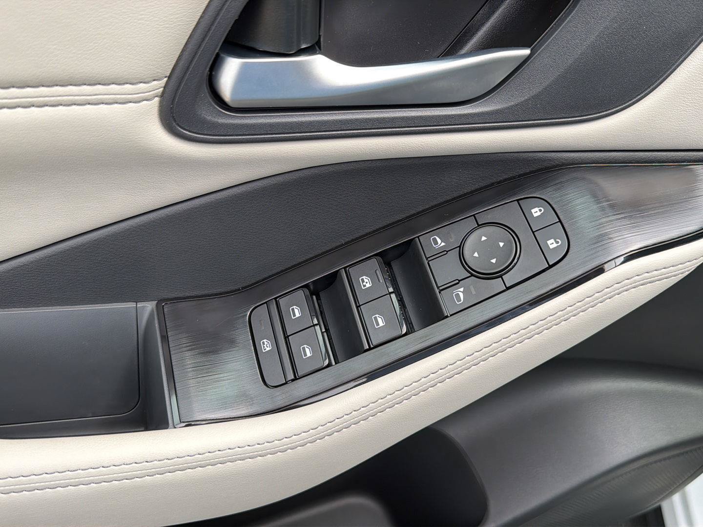 New 2026 Nissan Rogue Dark Armor FWD image 33