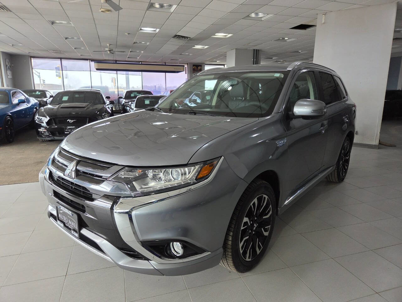 Used 2018 Mitsubishi Outlander SEL image 3