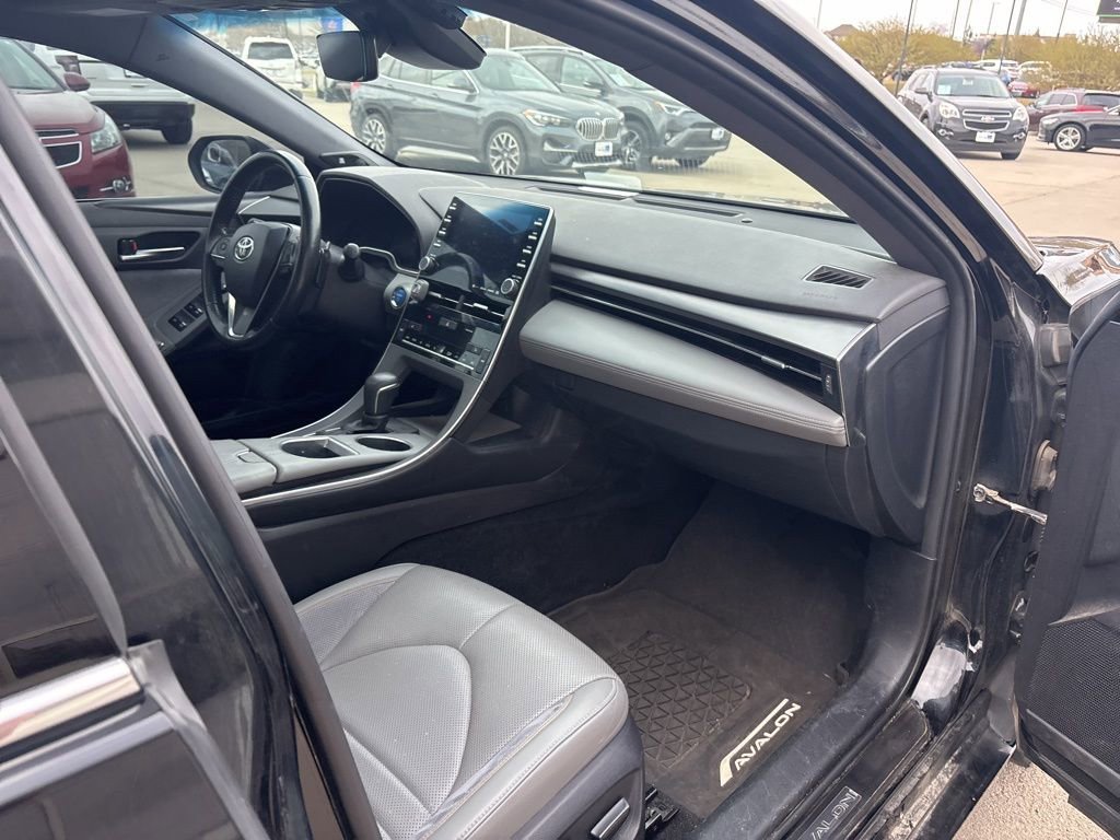 Used 2019 Toyota Avalon XSE w/ Protection Package FWD image 27