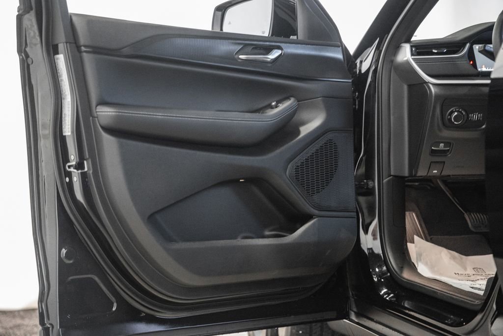 New 2025 Jeep Grand Cherokee 4WD image 36