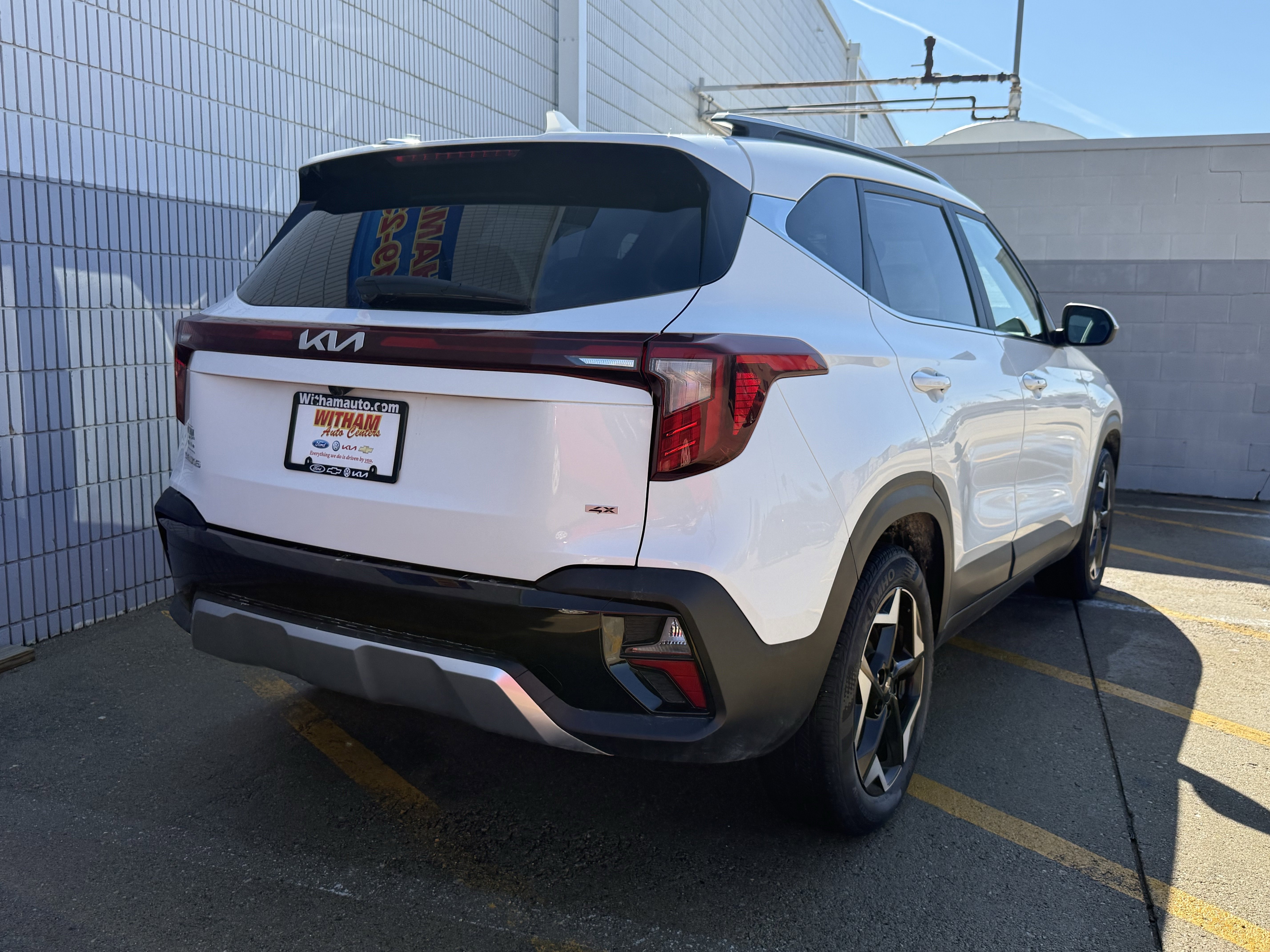 Used 2024 Kia Seltos EX image 4