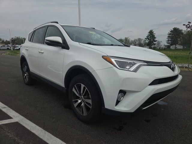 Used 2016 Toyota RAV4 XLE AWD/4WD image 1
