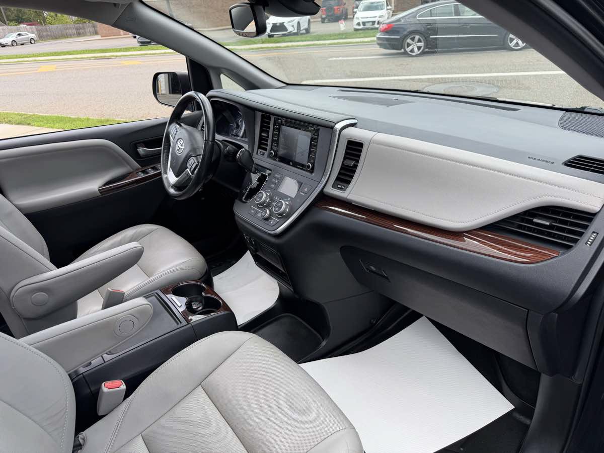 Used 2019 Toyota Sienna Limited Premium w/ Protection Package AWD/4WD image 23