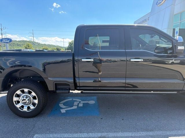 Used 2025 Ford F350 Lariat w/ Lariat Ultimate Package AWD/4WD image 10