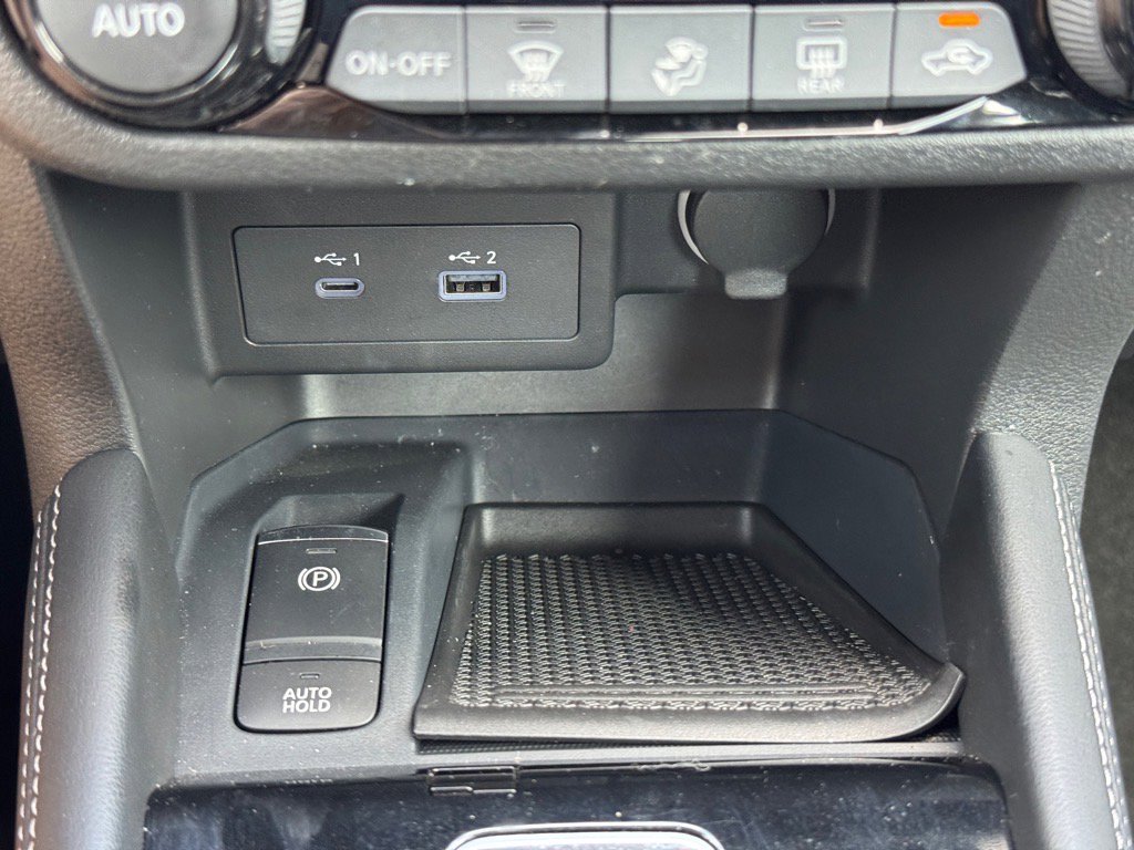 Used 2023 Nissan Kicks SR w/ Interior Electronics Package image 23