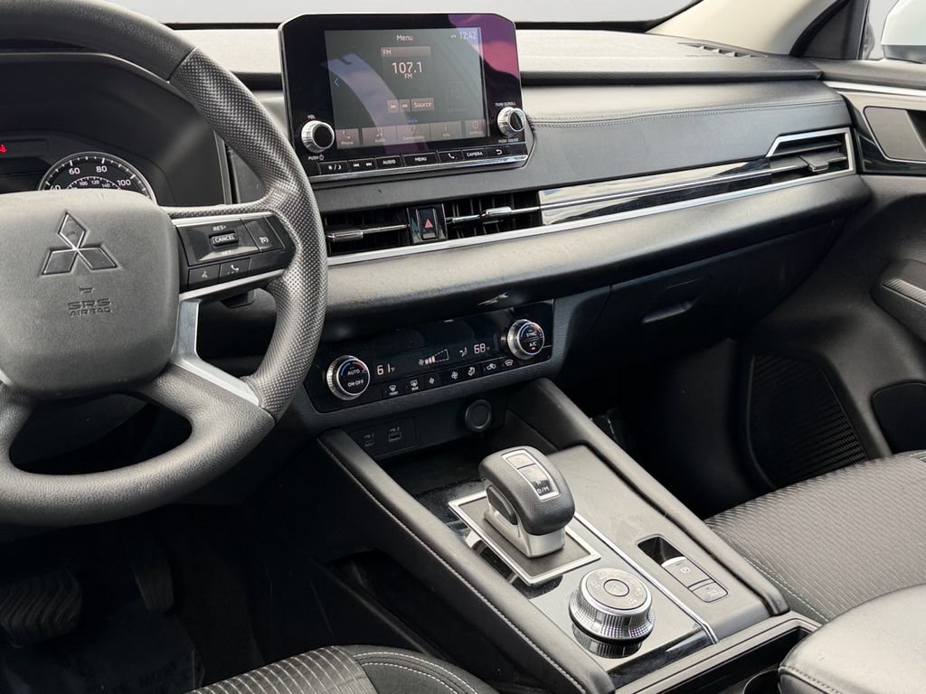 Used 2022 Mitsubishi Outlander ES AWD/4WD image 14