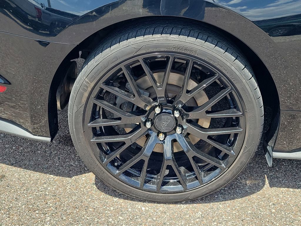 Used 2017 Ford Mustang GT Premium image 5